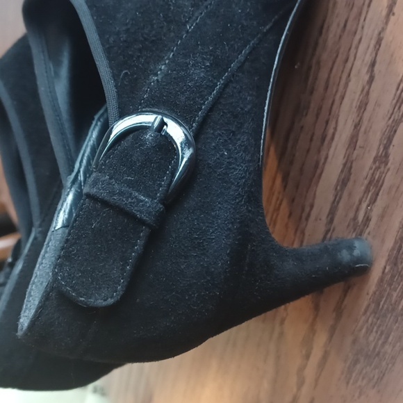 Stuart Weitzman black suede slip on bootie buckle 8 M - Picture 4 of 10